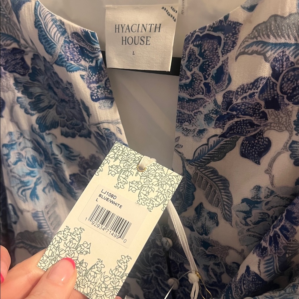 New with tags Tuckernuck Floral Blue and White Dress